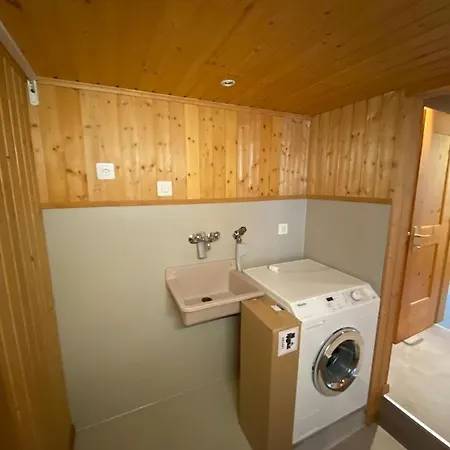 California House 公寓